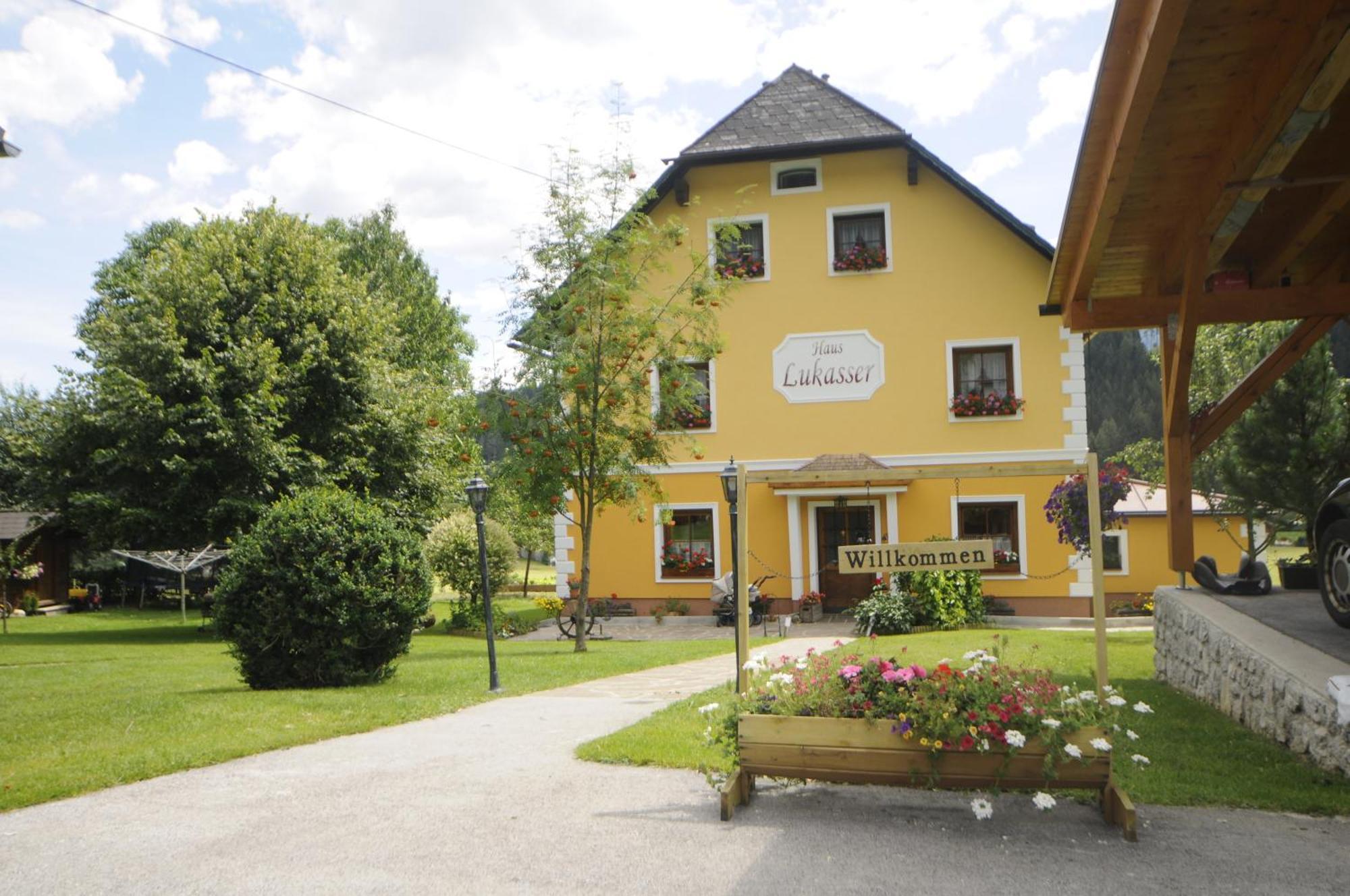Haus Lukasser Grobming Buitenkant foto